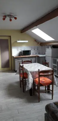Cuisine ou kitchenette dans l'établissement Gîte Les Chevaliers fous