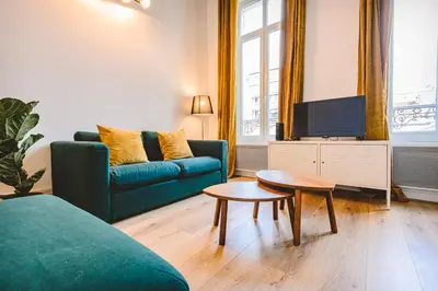 Télévision ou salle de divertissement dans l'établissement Hyper centre - Cathédrale