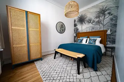 Un ou plusieurs lits dans un hébergement de l'établissement Centre ville - Appartement 3 chambres & Terrasse - La Clé des Sacres
