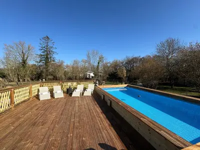 Piscine de l'établissement Au Domaine du Prédieu ou située à proximité