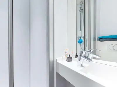 Salle de bains dans l'établissement hotelF1 Compiègne