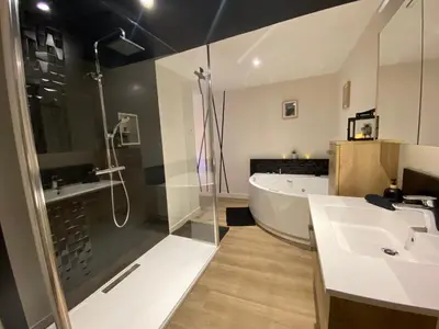 Salle de bains dans l'établissement Au fil de l’Ô