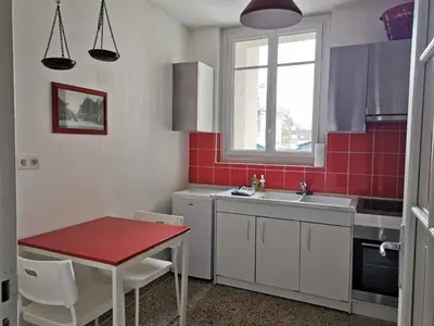 Cuisine ou kitchenette dans l'établissement Chez Camille