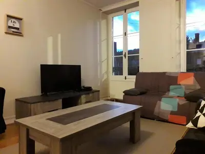 Télévision ou salle de divertissement dans l'établissement Appartement 80m2 dans belle demeure