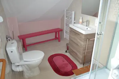 Salle de bains dans l'établissement Les Talents Aiguilles