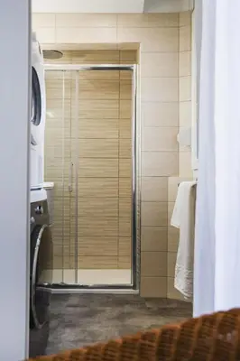 Plan de l'établissement Monkey 2 SALLES BAIN et 1 WC hypercentre 6 pers