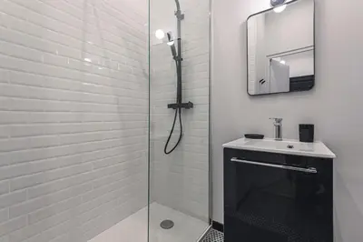 Salle de bains dans l'établissement Art Déco Gare & Spa