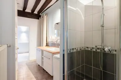 Salle de bains dans l'établissement Gîte de la Prévôté