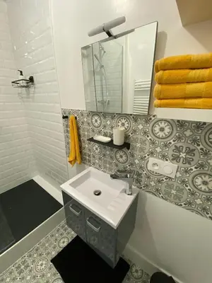 Salle de bains dans l'établissement By Le PARVIS