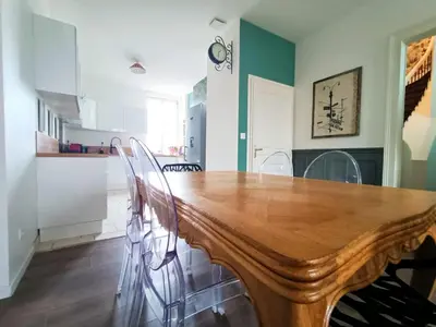 Cuisine ou kitchenette dans l'établissement Magnifique appartement proche centre-ville et gare chemin du barrage