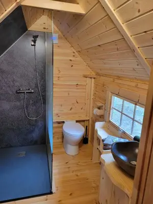 Salle de bains dans l'établissement Chambres d'hôtes et logement insolite - Les Canards de la Germaine