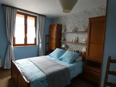 Un ou plusieurs lits dans un hébergement de l'établissement Charmant gîte historique près de Verdun, 3 chambres, cheminée, terrasse, parking, animaux acceptés - FR-1-585-15