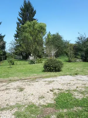 Jardin de l'établissement Grande Chambre d'Hôte proche Disneyland et Parc des Félins