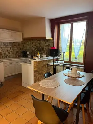 Cuisine ou kitchenette dans l'établissement Le moulin Bertrand