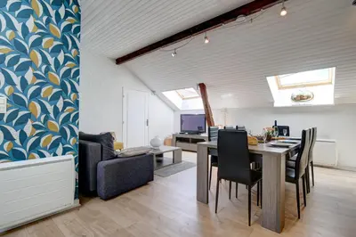 Télévision ou salle de divertissement dans l'établissement « Le Bidule », logement au cœur de la Champagne