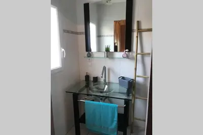 Cuisine ou kitchenette dans l'établissement Villa Lilly 2 piscine et jardin privé 8 chambres