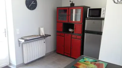 Cuisine ou kitchenette dans l'établissement Gîte le Pilon