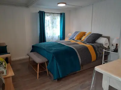 Un ou plusieurs lits dans un hébergement de l'établissement relais des tourterelles