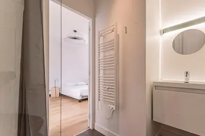 Salle de bains dans l'établissement Reims - Place du Forum - Cathédrale - City Center