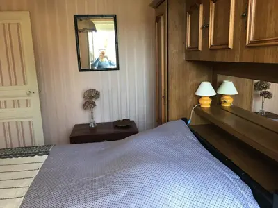 Un ou plusieurs lits dans un hébergement de l'établissement Le Refuge private entrance 2/4 pers dans maison 17eme siècle.Parking. calme