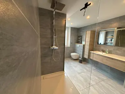Salle de bains dans l'établissement Appartement de Adrien Garage privé