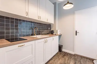 Cuisine ou kitchenette dans l'établissement Roi soleil, face à la Cathédrale - 2G
