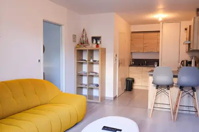 Cuisine ou kitchenette dans l'établissement Chouette appartement près de l'Arena et de la Gare Centre de Reims