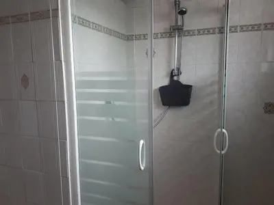 Salle de bains dans l'établissement DEUX CHAMBRES DANS UNE MAISON INDIVIDUELLE AU COEUR De L AVESNOIS