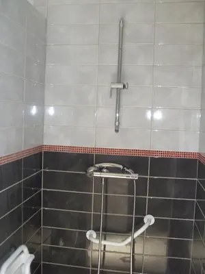 Salle de bains dans l'établissement Le Rameau
