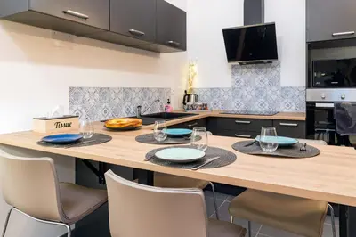 Cuisine ou kitchenette dans l'établissement Duplex de 80m2 dans un village de caractère !