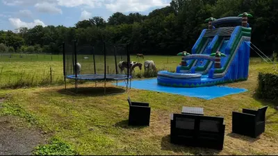 Piscine de l'établissement LE CHALET DE CANDICE TOUT CONFORT PECHE COMPRISE ou située à proximité