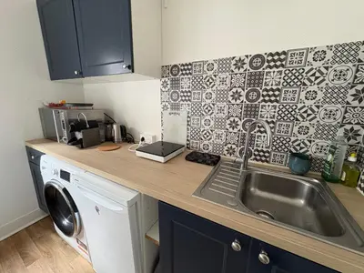 Cuisine ou kitchenette dans l'établissement Reims Hyper-Centre Charmant Appartement à 2 pas de la Cathédrale