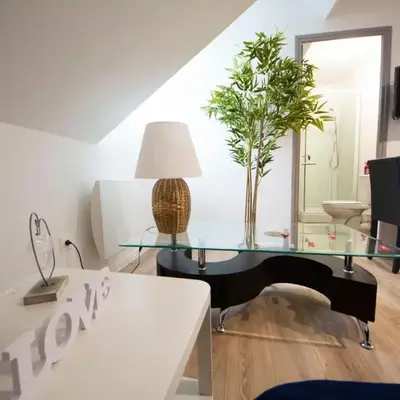 MALËiKA !!! Superbe T2 HOME STAGING avec parking gratuit !!!
