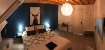 Un ou plusieurs lits dans un hébergement de l'établissement PAUSE NATURE SORBAIS Chambre avec salle de bain privative, entrée indépendante et arrivée autonome