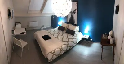 Un ou plusieurs lits dans un hébergement de l'établissement PAUSE NATURE SORBAIS Chambre avec salle de bain privative, entrée indépendante et arrivée autonome