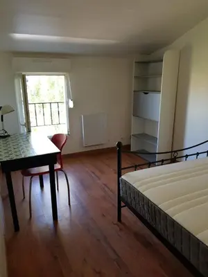 Un ou plusieurs lits dans un hébergement de l'établissement F4 dans maison au calme près du centre de Chalons en champagne