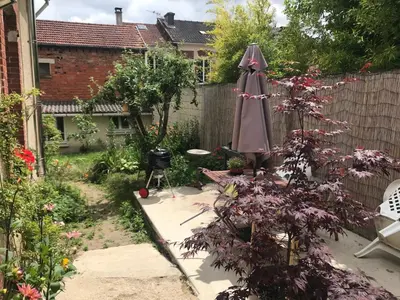Jardin de l'établissement Maisonnette du coteau ouest - Jardin et terrasse - Epernay