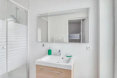 Salle de bains dans l'établissement Le 12 - Freedomus Marne-la-Vallée