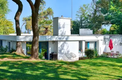 Jardin de l'établissement Maison de charme à la campagne