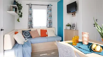 Télévision ou salle de divertissement dans l'établissement Camping Country Park Touquin - Site Officiel - Next to Disneyland Paris