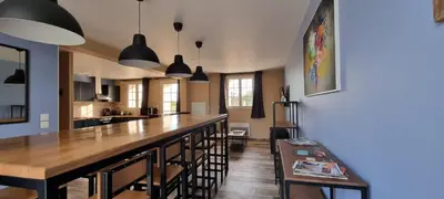 Cuisine ou kitchenette dans l'établissement Gîtes De Saint Rémy