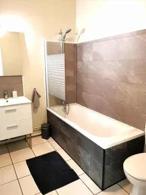 Salle de bains dans l'établissement Charmant studio proximité centre-ville et gare