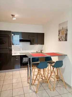 Cuisine ou kitchenette dans l'établissement Charmant studio proximité centre-ville et gare
