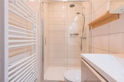 Salle de bains dans l'établissement MOULINS - Maison cosy au cœur de Reims
