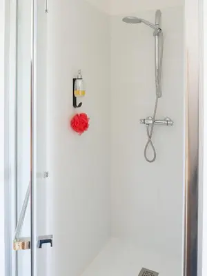 Salle de bains dans l'établissement L'HACIENDA CHAMPENOISE
