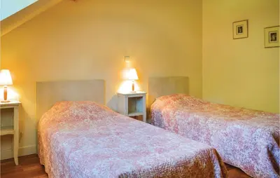 Un ou plusieurs lits dans un hébergement de l'établissement 3 Bedroom Stunning Home In Roisel