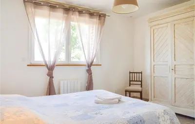 Un ou plusieurs lits dans un hébergement de l'établissement 3 Bedroom Awesome Home In Roisel