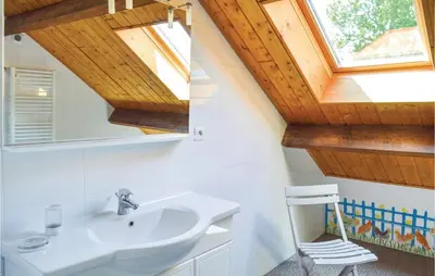 Salle de bains dans l'établissement 3 Bedroom Awesome Home In Roisel