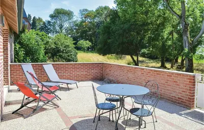 Jardin de l'établissement 2 Bedroom Stunning Home In Roisel