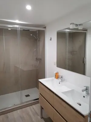 Salle de bains dans l'établissement La Cour des Marotiers